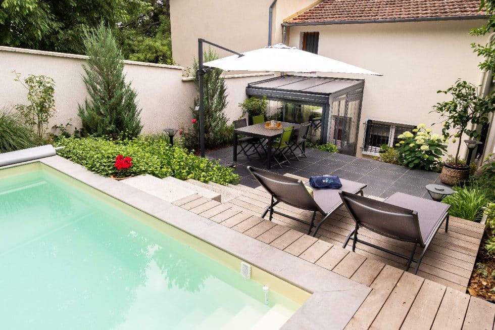 Aménagements d'un petit terrain en pente Miribel