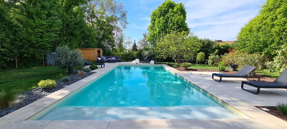Pisine et terrasse grès cérame à Châtillon sur Chalaronne
